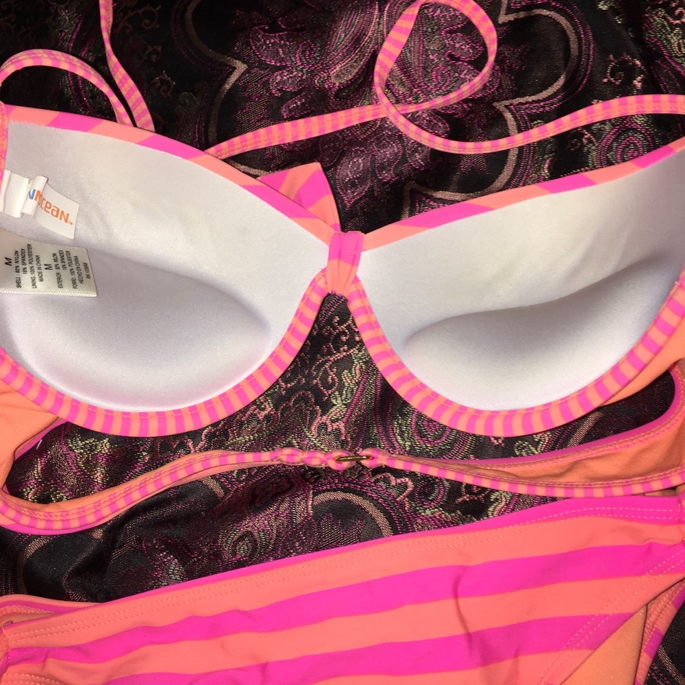 Bathing suit - Picture 2 of 4